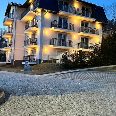 6 Mountain View Apartment *