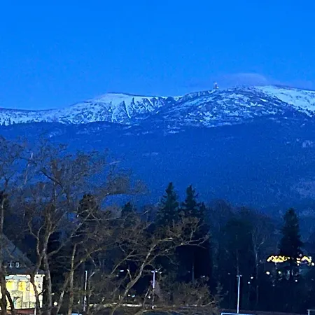 Apartment 6 Mountain View *